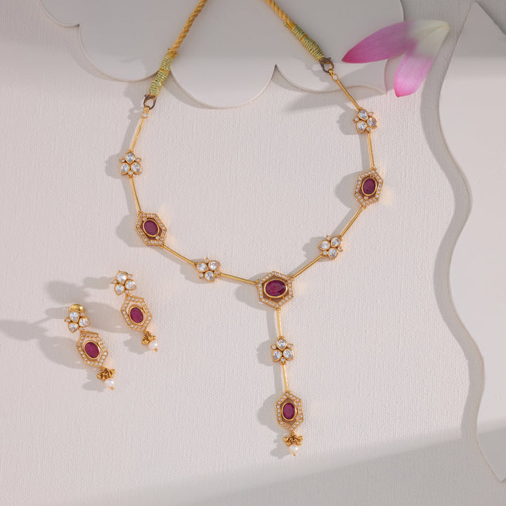 Aaranya Stone Necklace Set