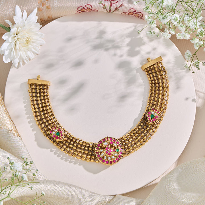Varnika  Kundan Choker