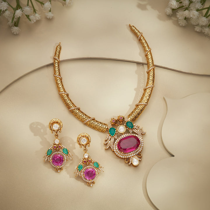 Plumora Victorian Necklace Set