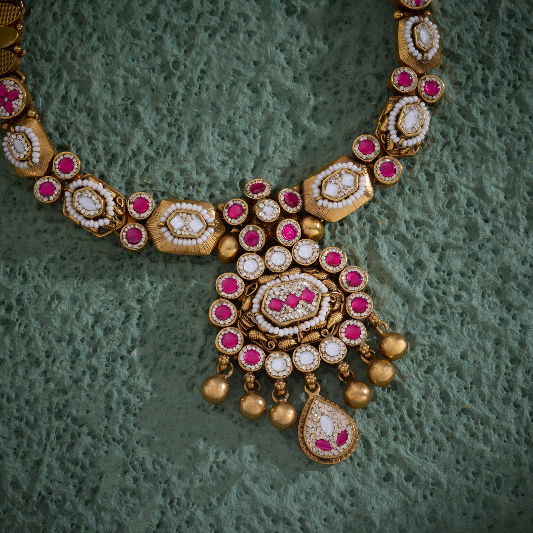 Hexa-Flora Antique Necklace Set
