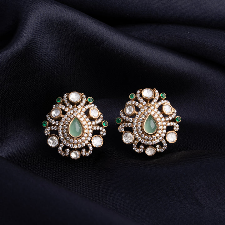 Jadeira Studs