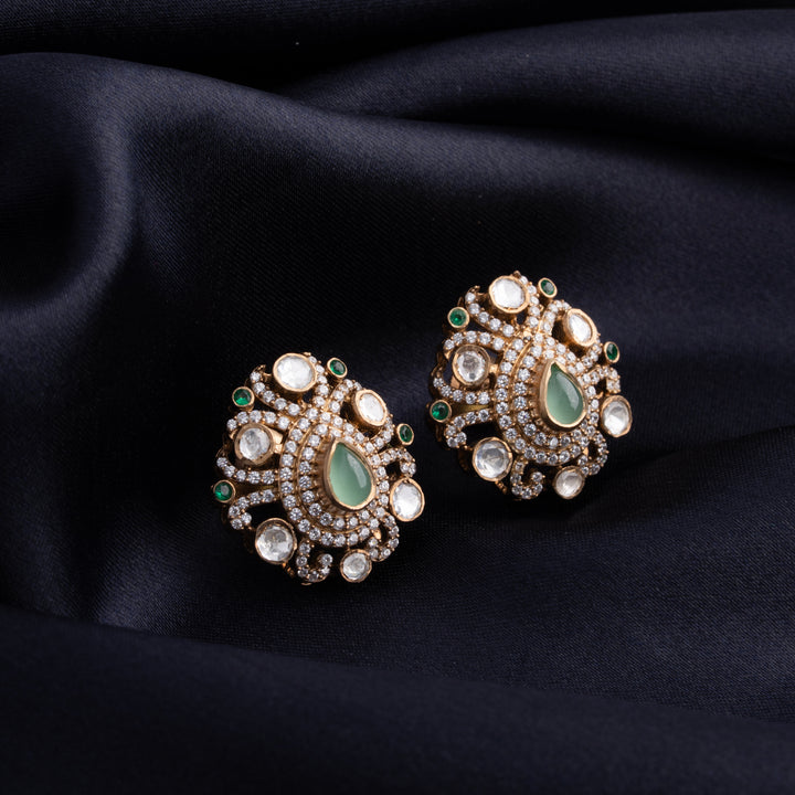 Jadeira Studs