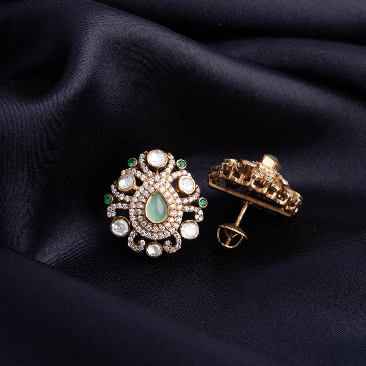 Jadeira Studs