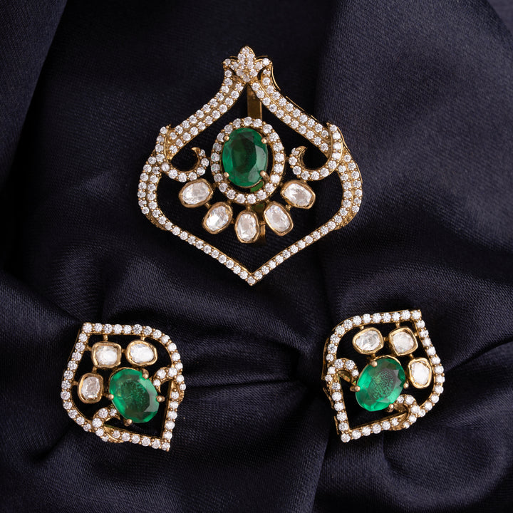 Emeraya Pendant Set