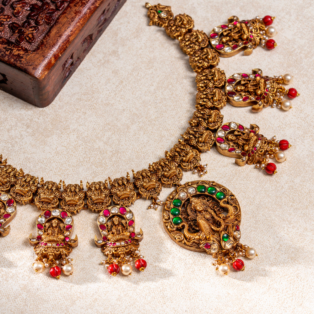 Shri Mrinalini Short Necklace