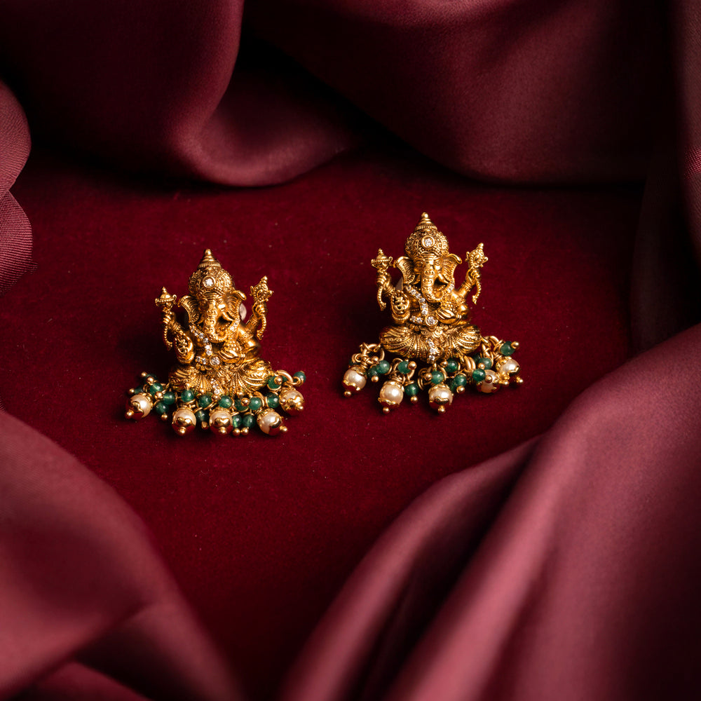 Vakratunda Shine Pendant Set