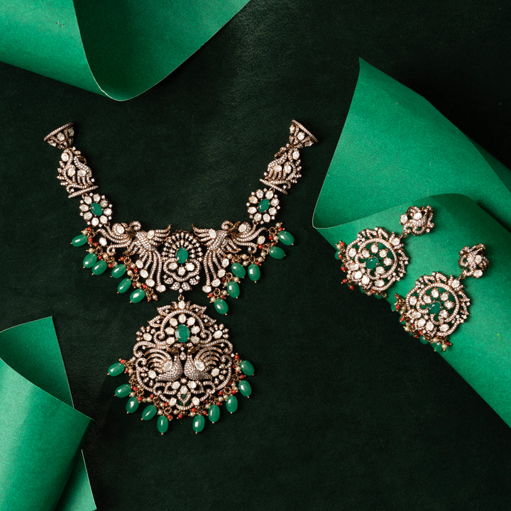 Royal Plumage Short Necklace