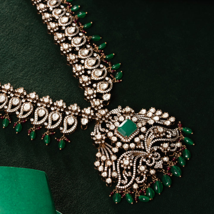 Emerald Aamra Necklace Set