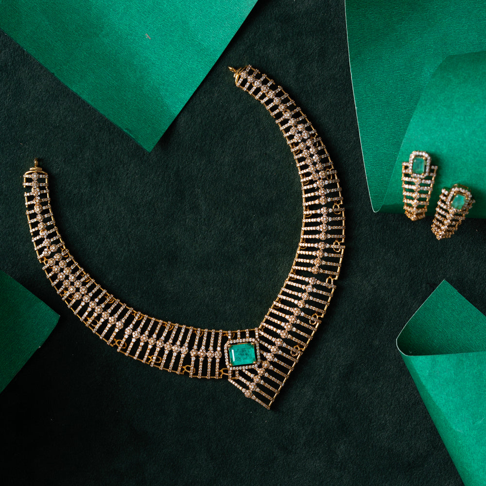Bow Embrace Necklace Set