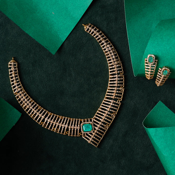 Bow Embrace Necklace Set
