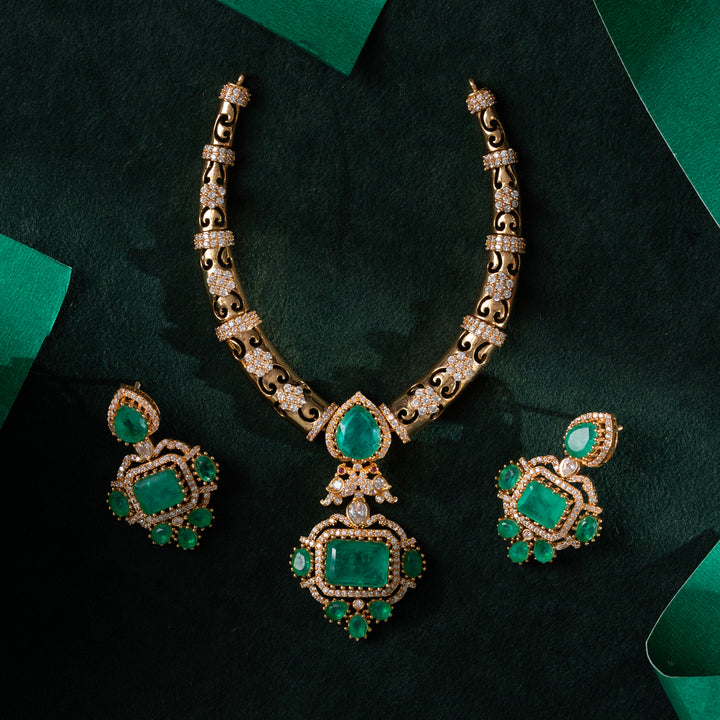 Queen's Envy Necklace Set