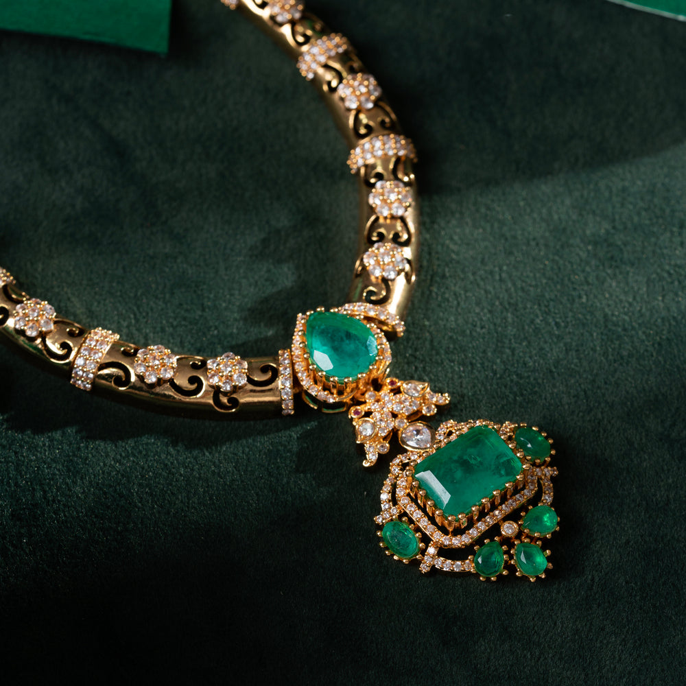 Queen's Envy Necklace Set