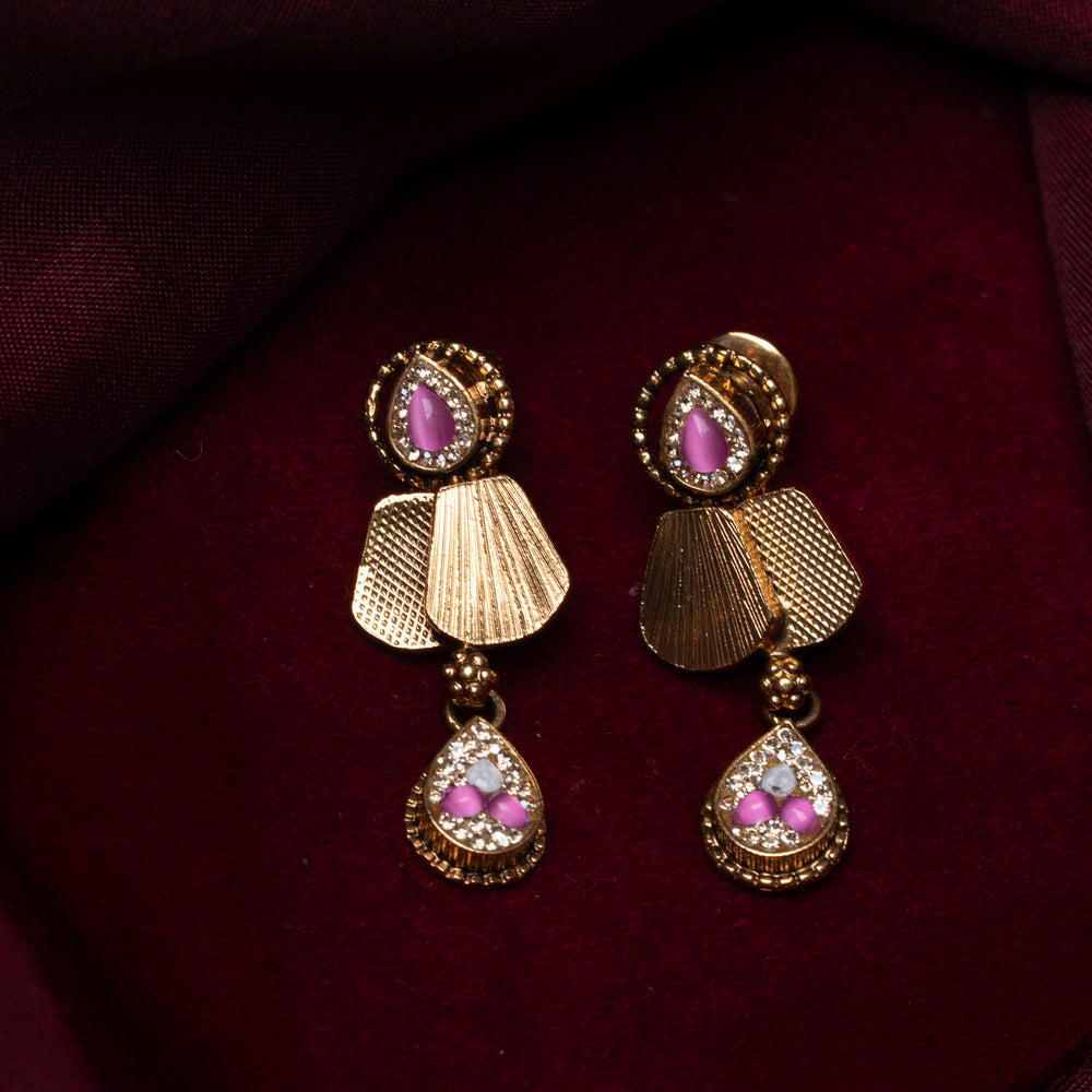 Pearla Valli Necklace Set
