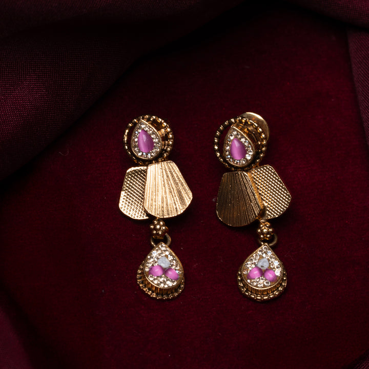 Pearla Valli Necklace Set