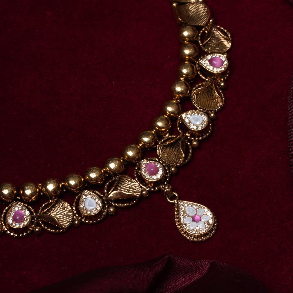Pearla Valli Necklace Set