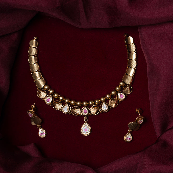 Pearla Valli Necklace Set