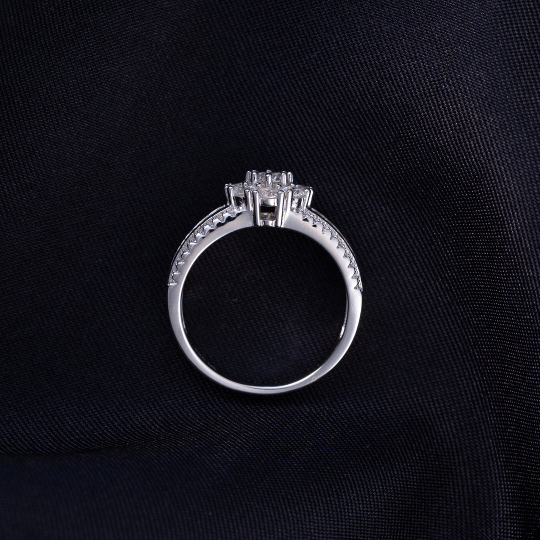 Diamondra Ring