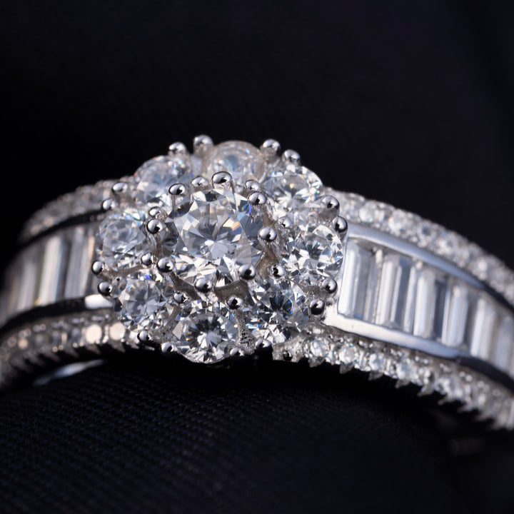 Diamondra Ring
