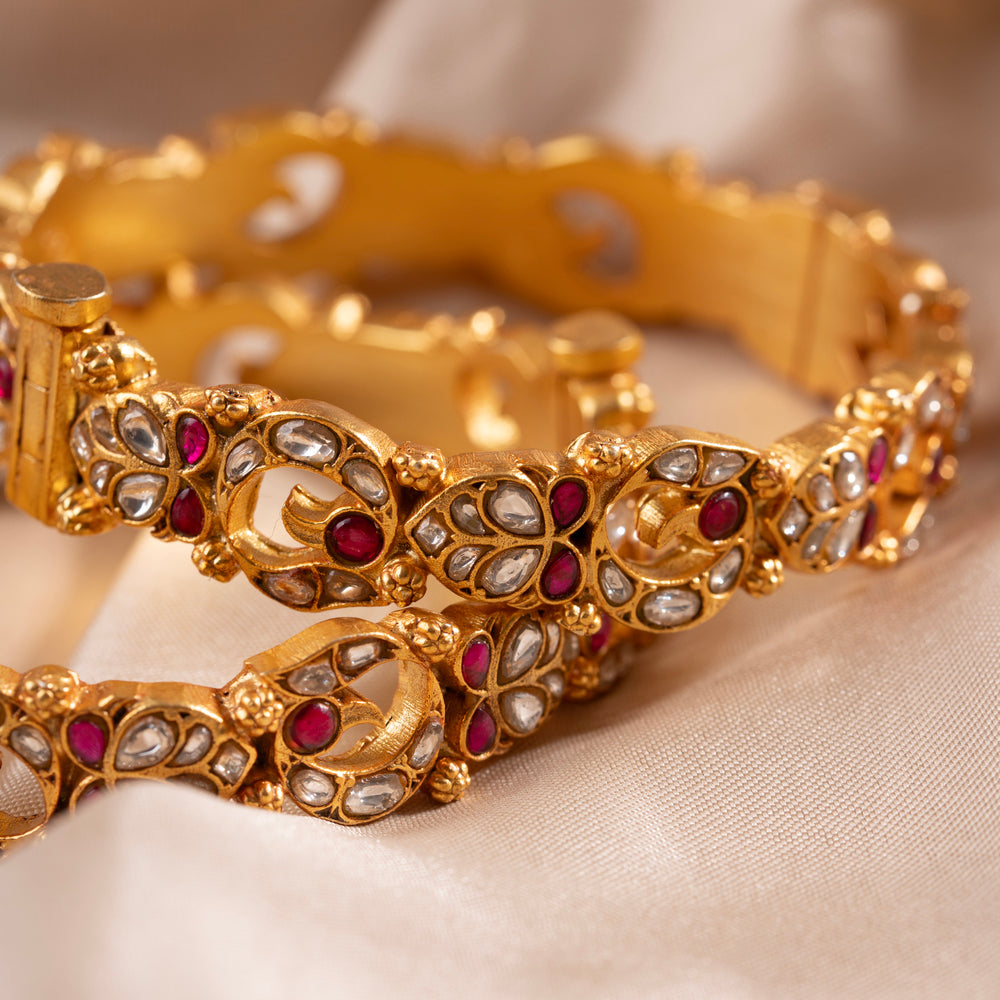 Saumya Kundan Bangles
