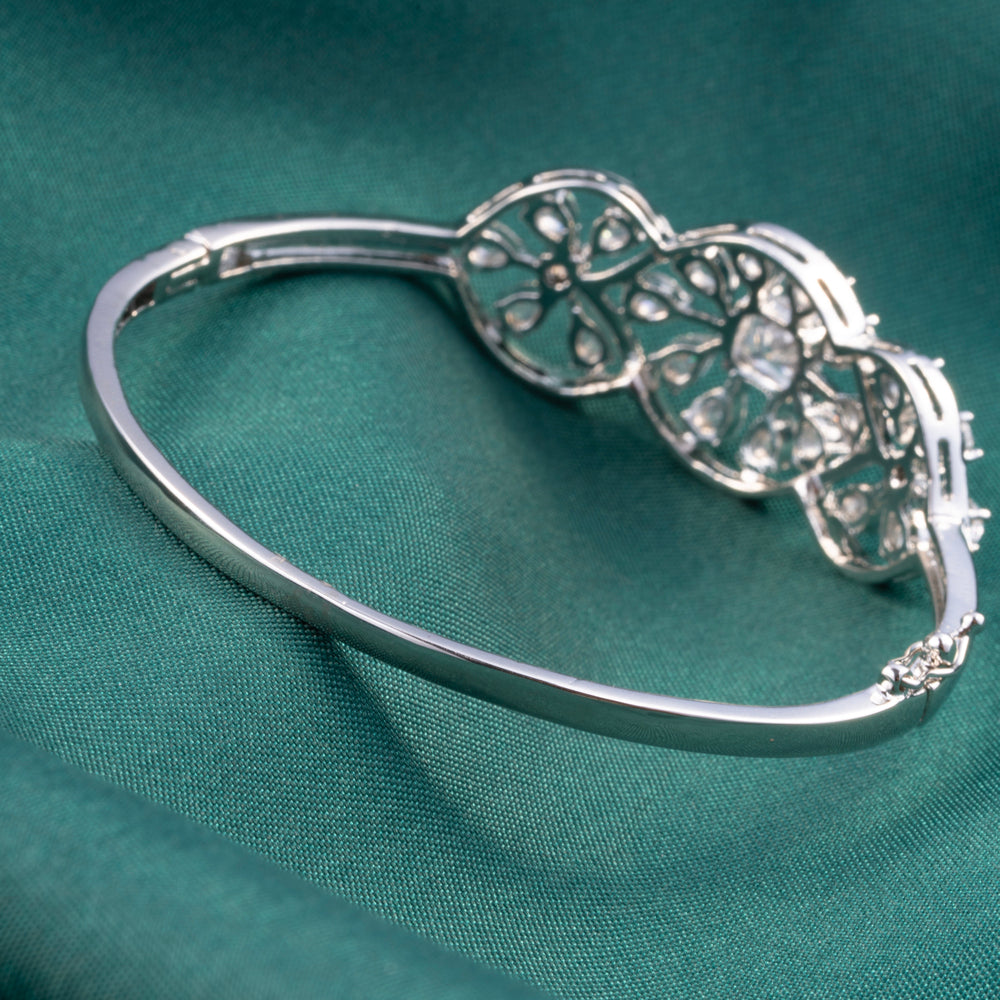 Pearleaf Glow Bracelet