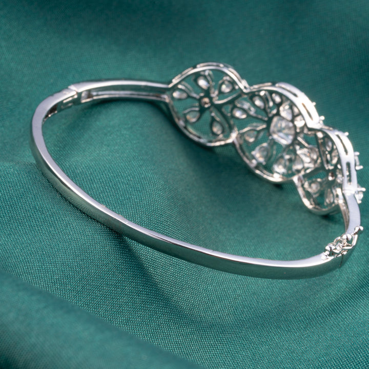 Pearleaf Glow Bracelet