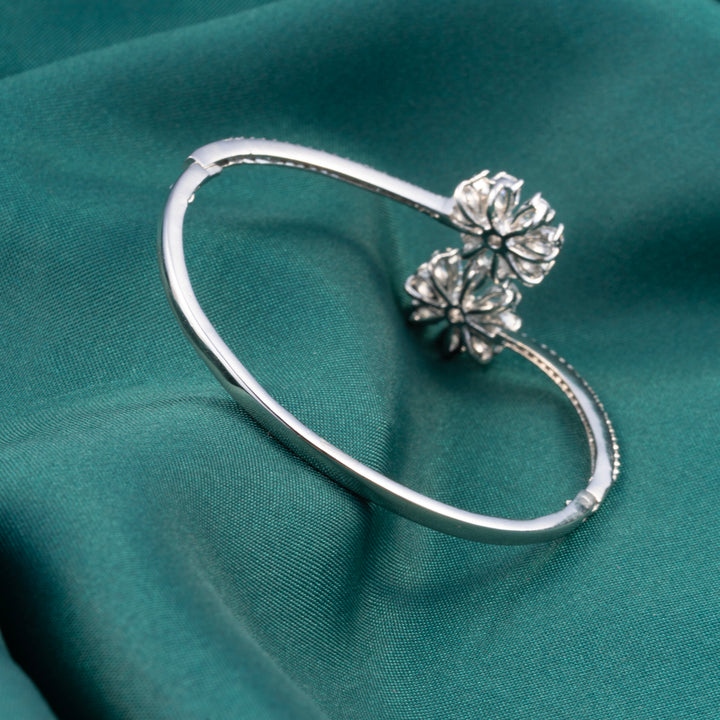 Dewkiss Pear Bracelet