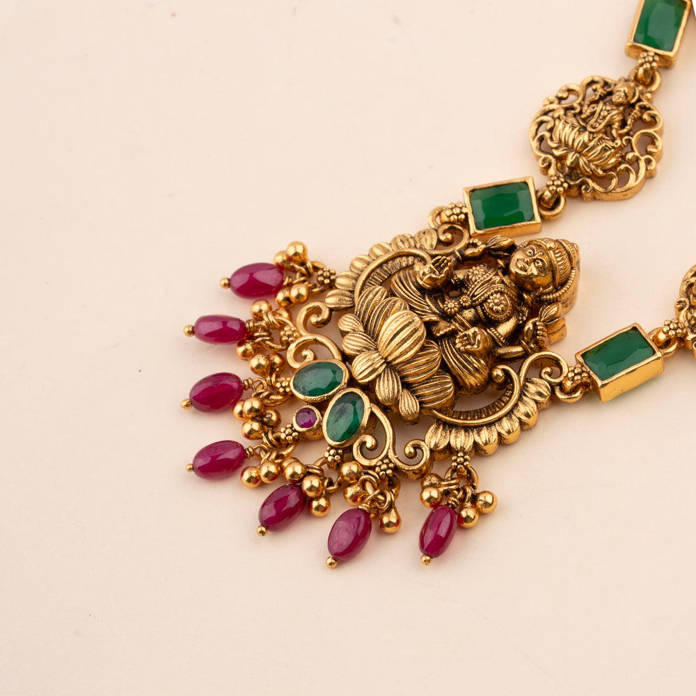 Varnika Short Necklace