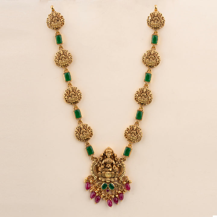 Varnika Short Necklace