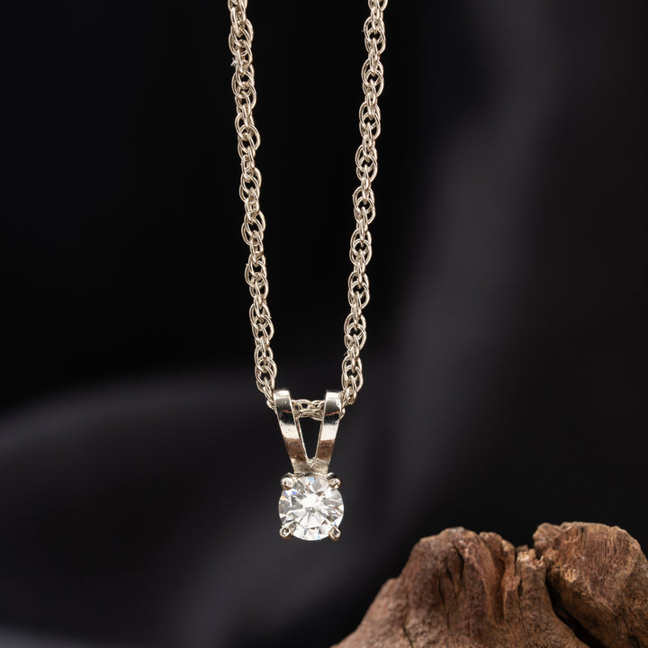 Velisia Pendant Set