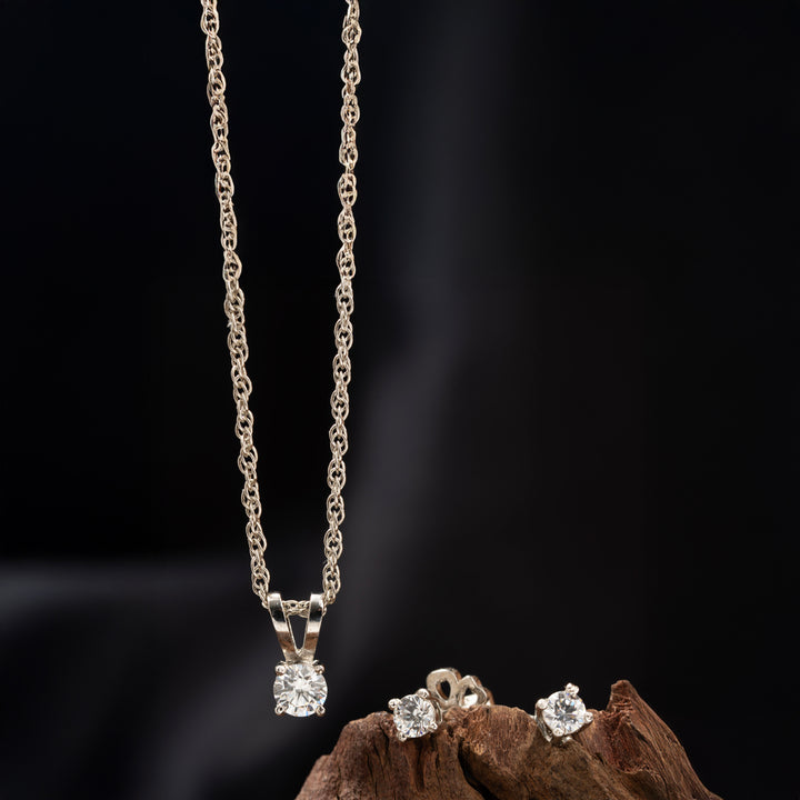 Velisia Pendant Set