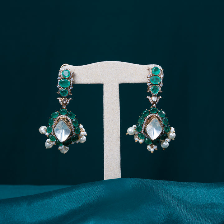 Echo of Emerald Necklace Set