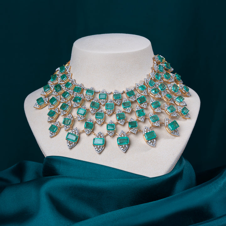 Queen’s Laurel Short Necklace