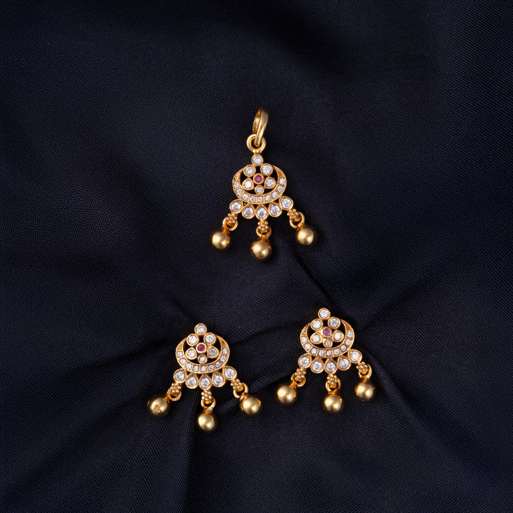 Aarohi Pendant Set