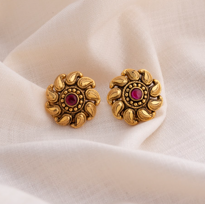 Royal Dust Studs