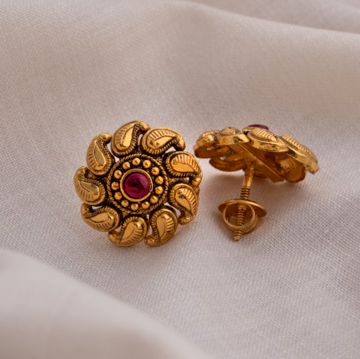 Royal Dust Studs