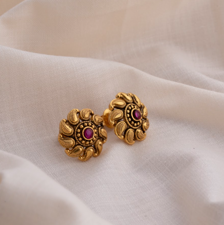 Royal Dust Studs
