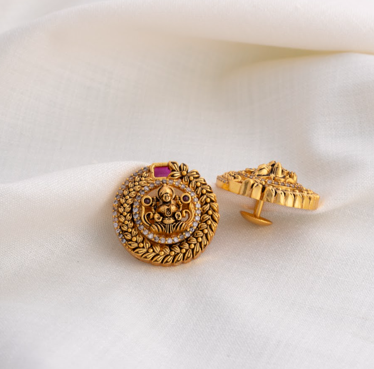 Diyvadrishti Studs