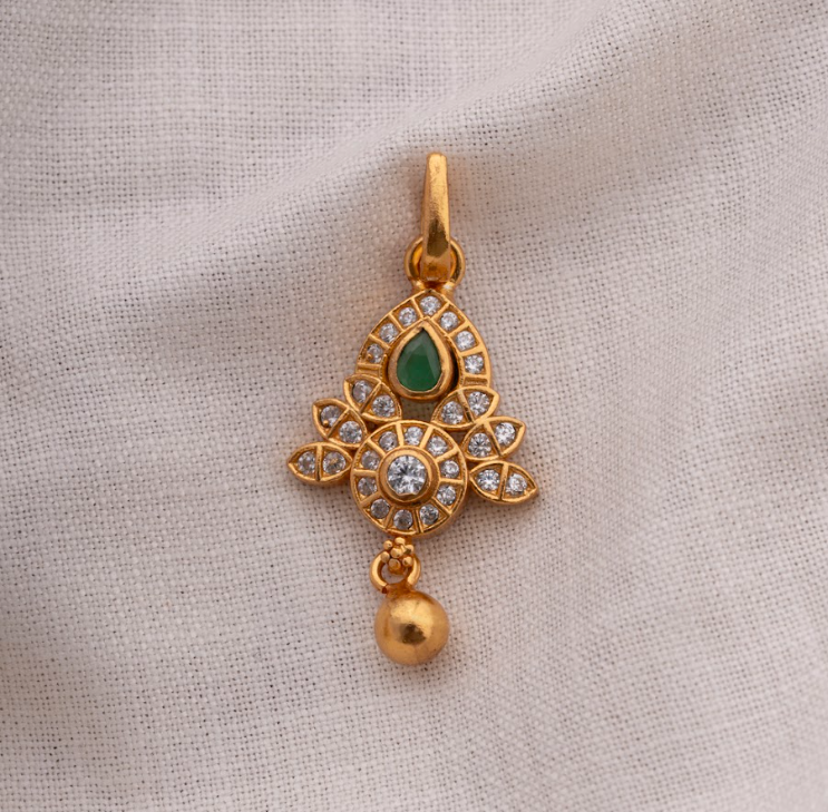 Leherika Pendant Set