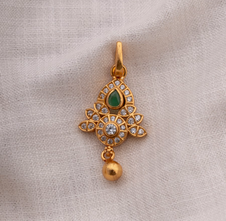 Leherika Pendant Set