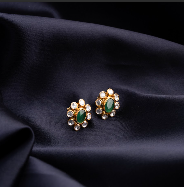 Lysvenna Earrings.