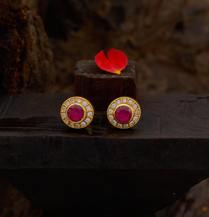 Lal Chamak Studs