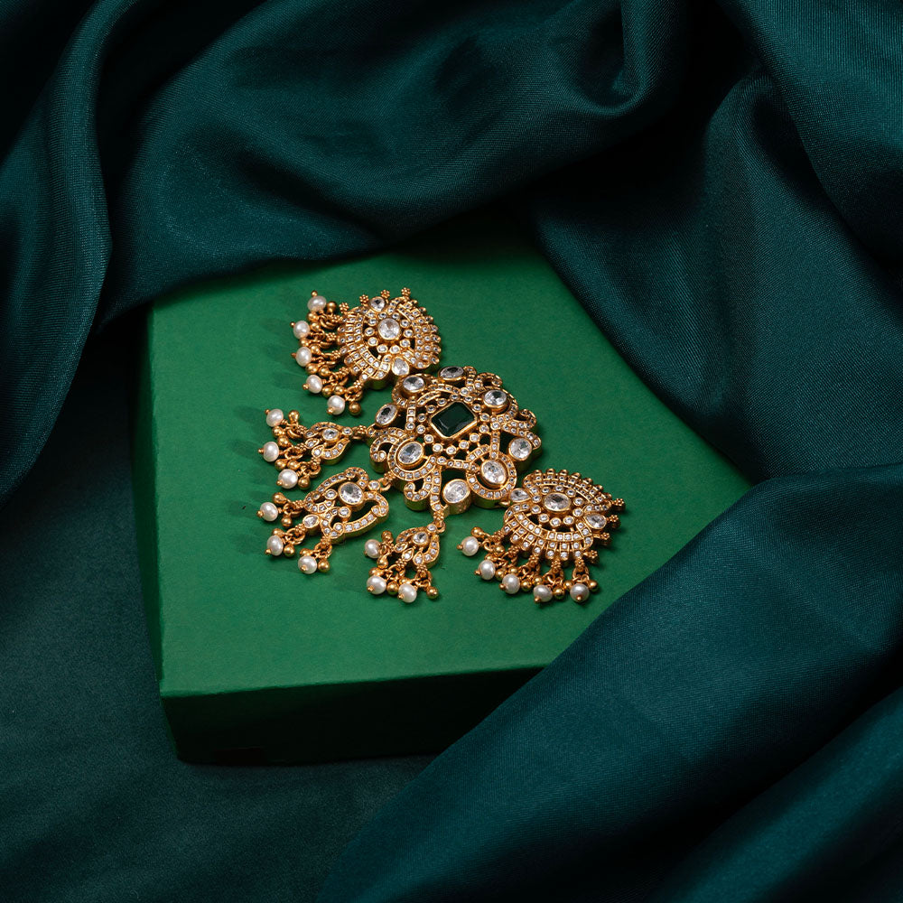 Avantika Hari Choker