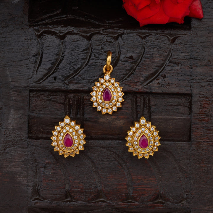 Rubina Rekha Pendant Set