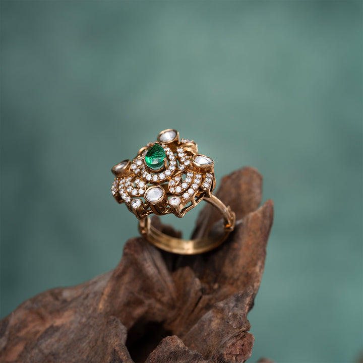 Pavo Regalia Ring