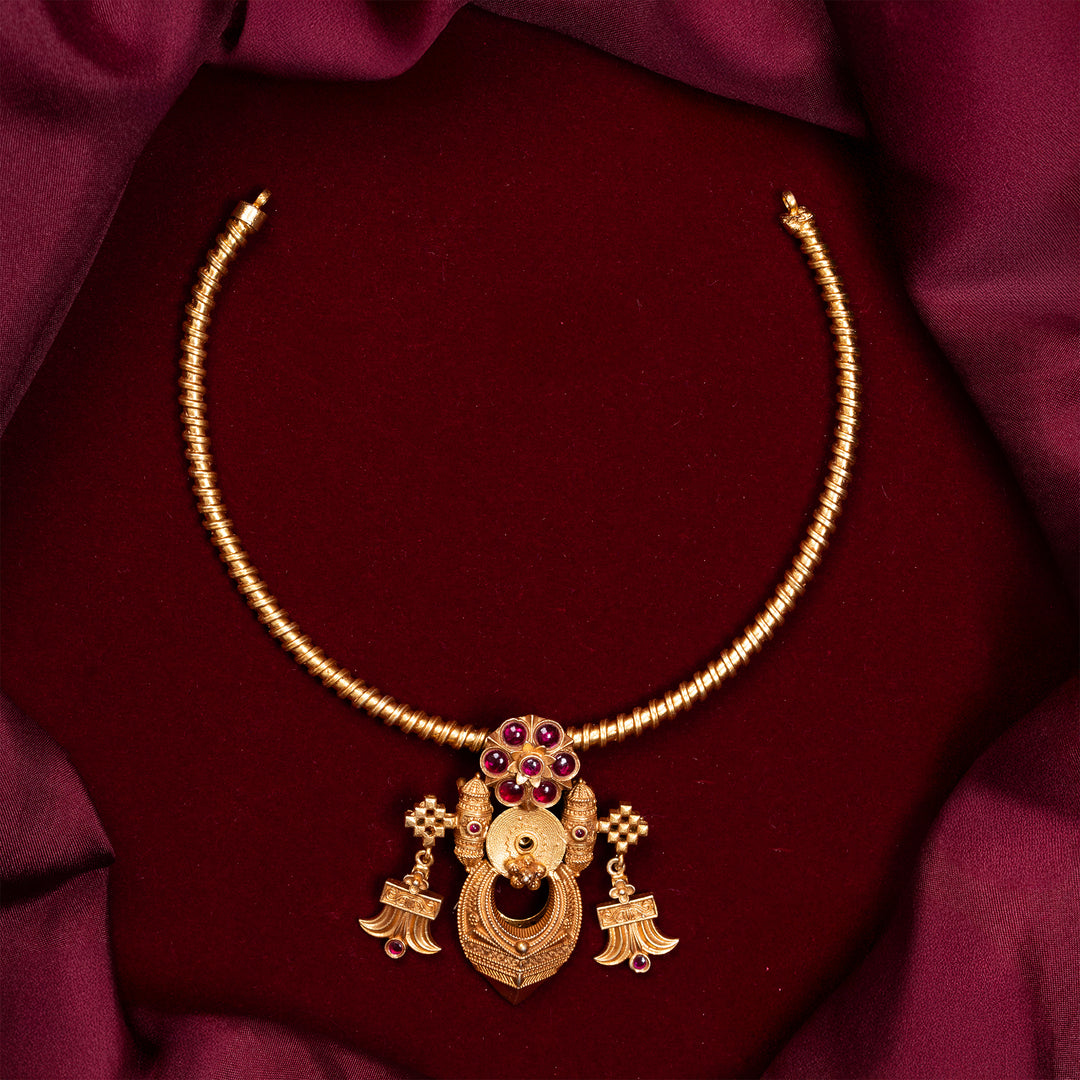 Lal Chakrika Necklace Set