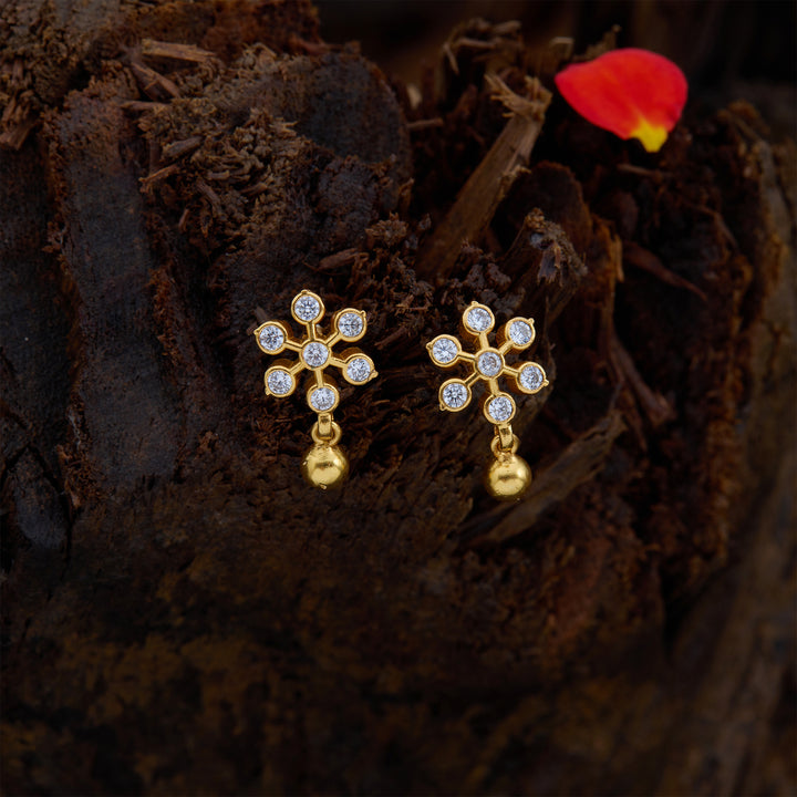 Chamakte Phool Studs