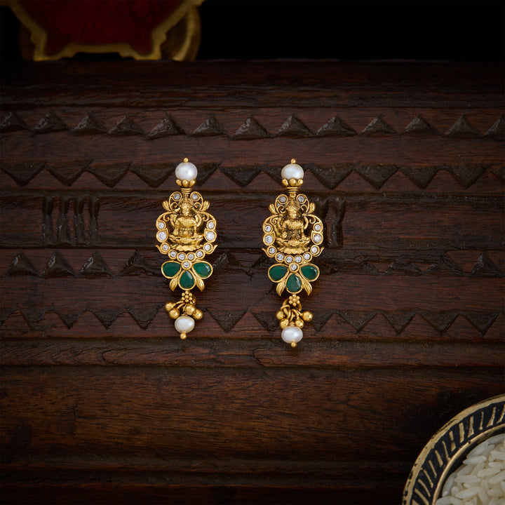 Vaibhavi Shree Danglers