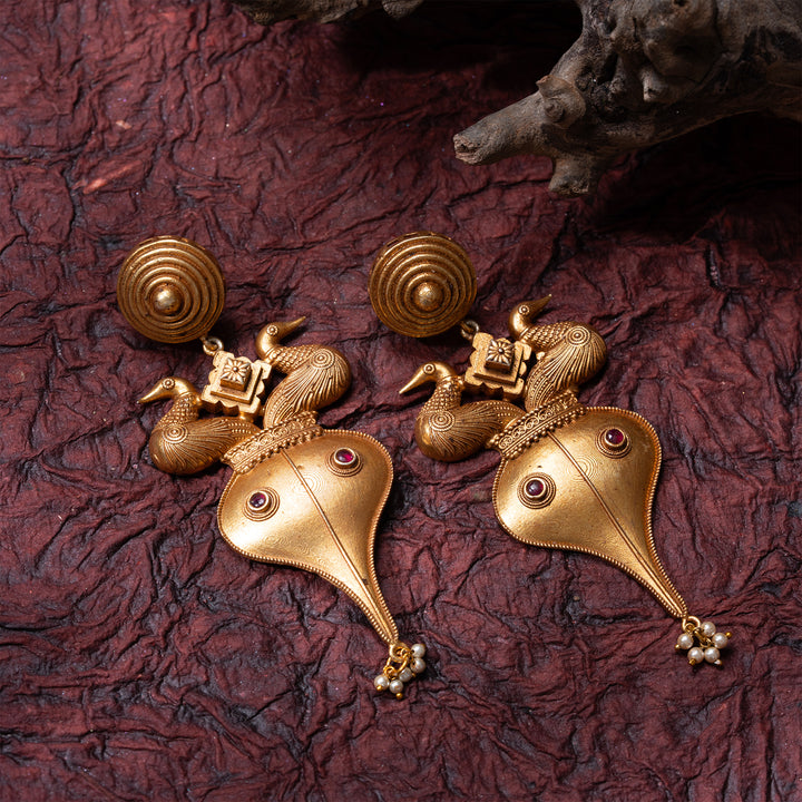 Pharaoh’s Swan Danglers
