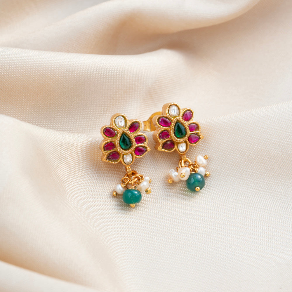 Lotus Leher Studs