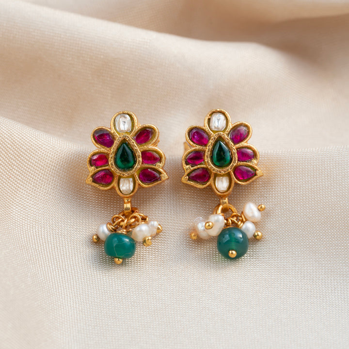 Lotus Leher Studs